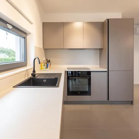 Davide Вилла Petrovija