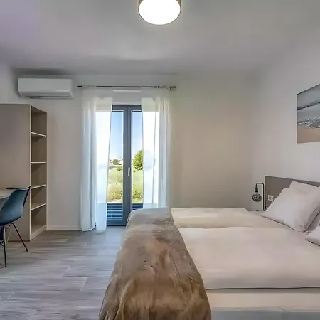 别墅 Davide Petrovija